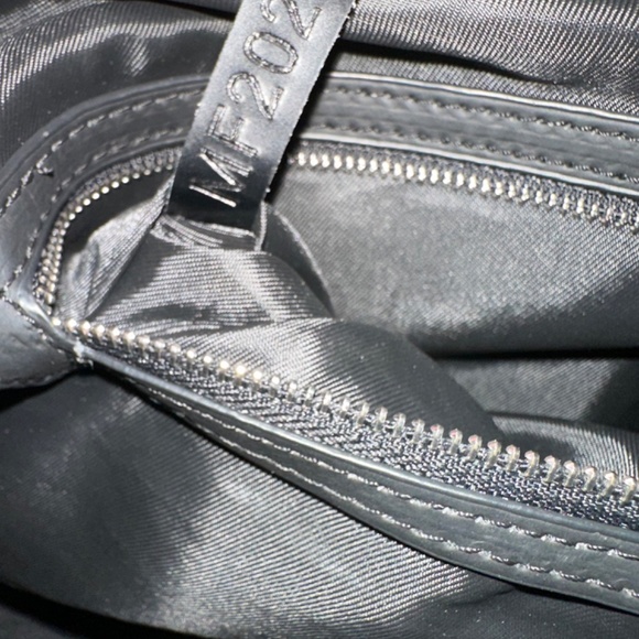 Louis Vuitton bag - Picture 10 of 11